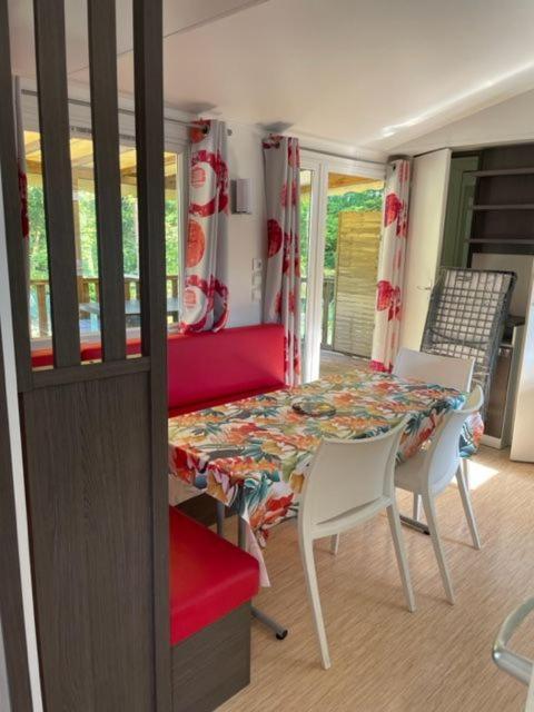 Camping Le Ruisseau Saint-Andre-de-Seignanx Exterior photo